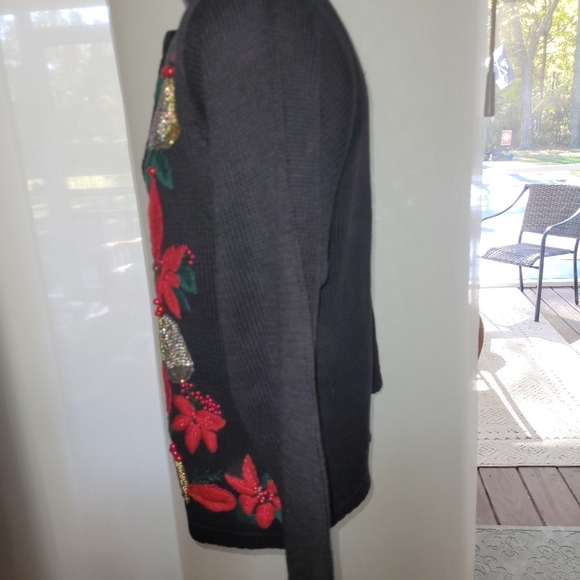 Intricate Beading CHRISTMAS SWEATER WOMEN'S SIZE MEDIUM, Victoria Jones - Picture 3 of 4